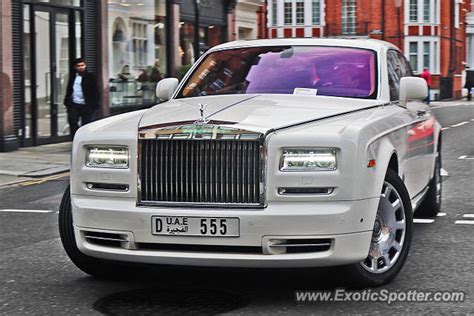 Rolls-Royce Phantom spotted in London, United Kingdom on 08/18/2015, photo 3