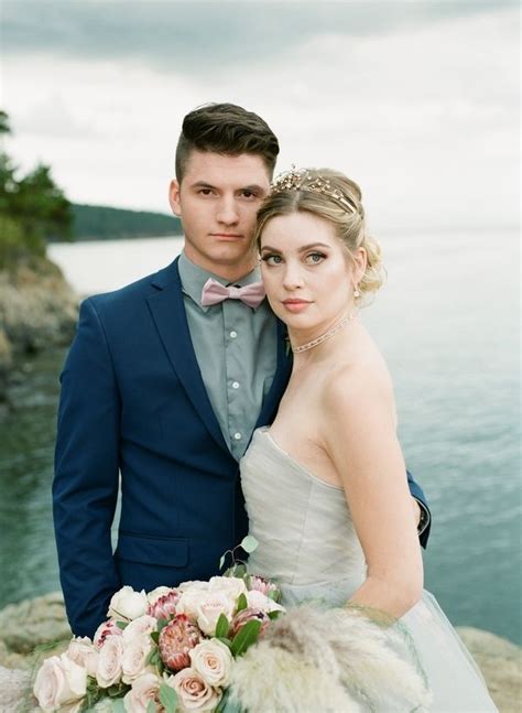 Majestic Inn & Anacortes Beach Wedding | The Perfect Palette