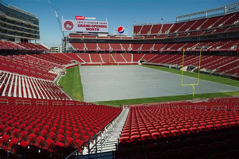 The San Francisco 49ers New Stadium Is a Dud - Bloomberg