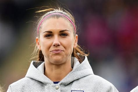 Alex Morgan's 3 Favorite 'Body Paint' Swimsuit Issue Photos - The Spun