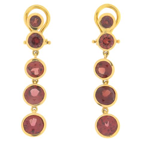 Garnet 18 Karat Yellow Gold Drop Earrings For Sale at 1stDibs
