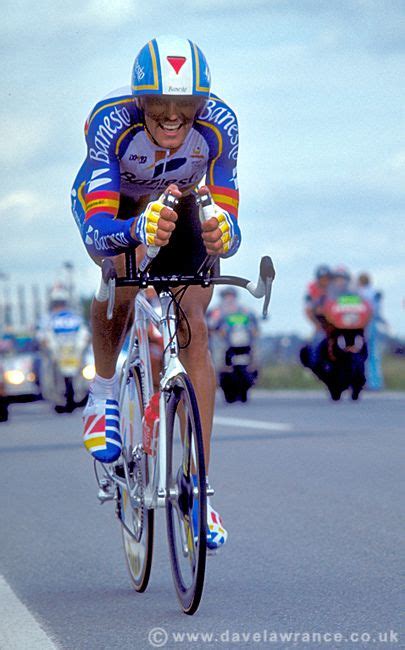 Miguel Indurain riding the Luxembourg time trial at the 1992 Tour de ...