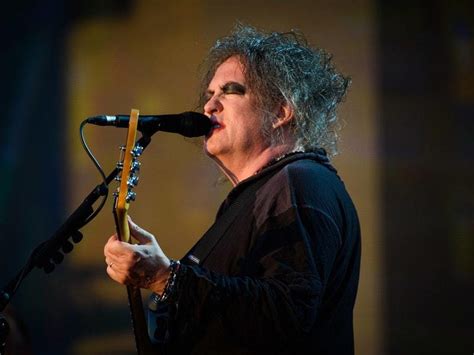 The Cure’s Robert Smith goes viral in deadpan Rock and Roll Hall of ...