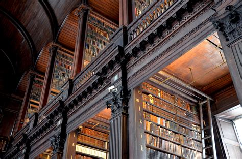 Trinity College Library Dublin - The Book of Kells - Ireland Foto ...