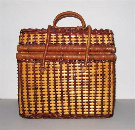 Gorgeous Woven Vintage Wicker Picnic Basket with Hinged Lid by