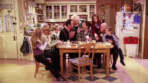 Watch Everybody Loves Raymond Season 9 Episode 16: Everybody Loves ...