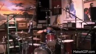 Dave Grohl in FRESH POTS! on Make a GIF