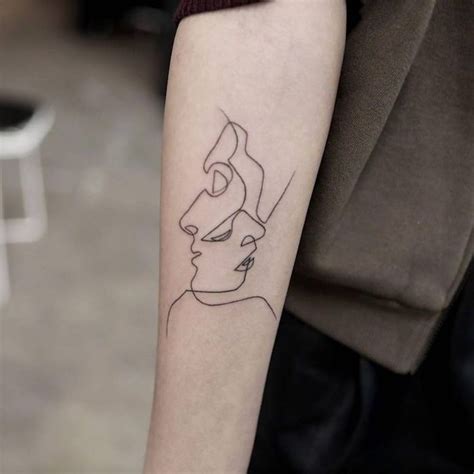 1001+ idées | Tatouage sur l'avant bras – tel une carte de visite | Hipster tattoo, Cool forearm ...