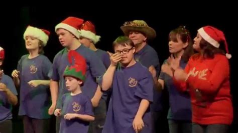 Singing Hands - He'll be Coming Down the Chimney (with Makaton Sign Language) - LIVE show - YouTube