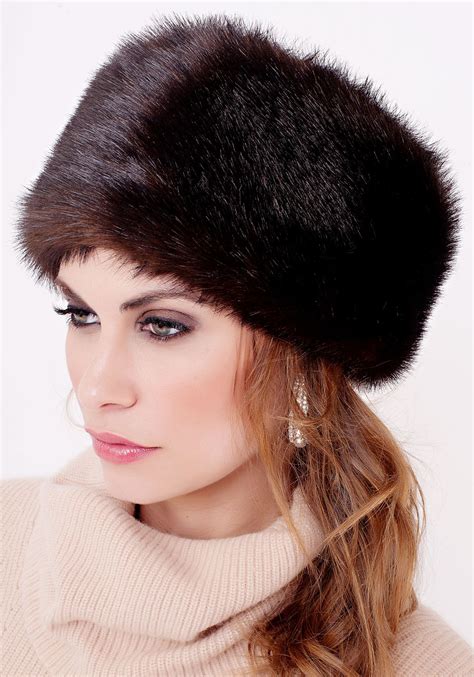 Get warmth from russian fur hat – viaviewer.com in 2020 | Faux fur hat ...