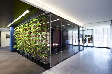 Plant Feature & Meeting Room | HQ - Office Space | Pinterest | Bureau architecture, Bureau et ...