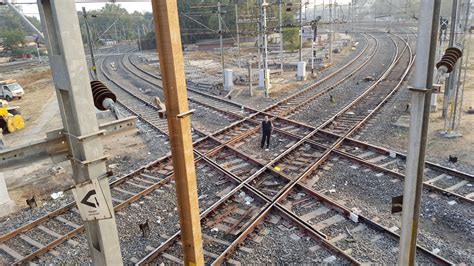 Asia's only double diamond railway crossing in Nagpur, India. : r ...