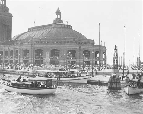 Roo's Architectural-Golf Blog — Navy Pier, Chicago, IL (Municipal Pier ...