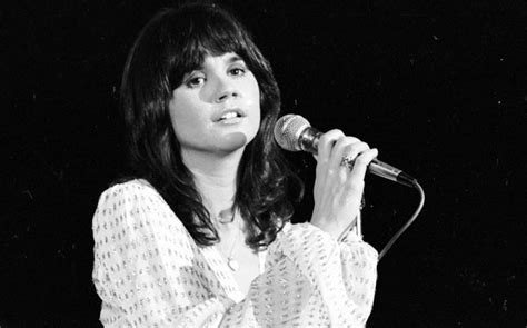 Linda Ronstadt, 1975 : r/OldSchoolCool