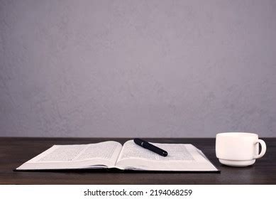 1,190 Open Bible And Pen Stock Photos, Images & Photography | Shutterstock