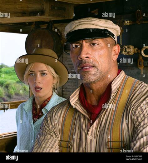 Jungle Cruise Emily Blunt & Dwayne Johnson Stock Photo - Alamy