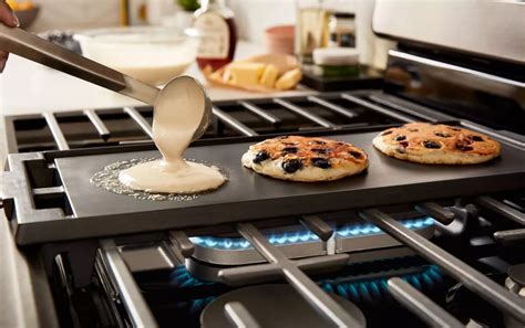 Top 10 Best Gas Cooktops With Griddle in 2024 - Straight.com