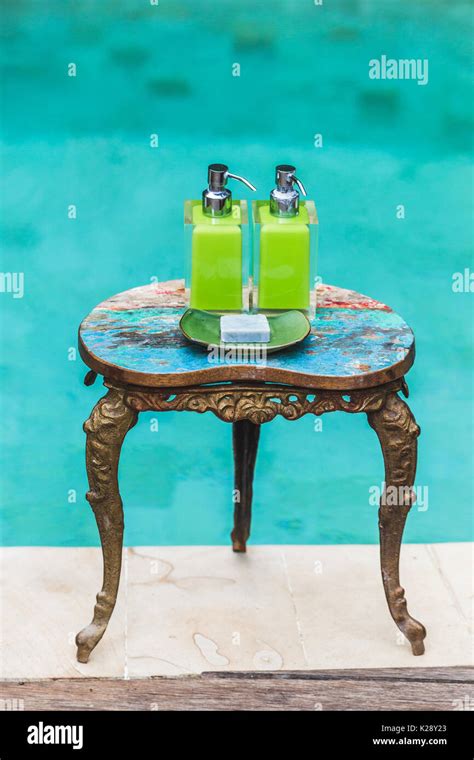 Vintage pool table hi-res stock photography and images - Alamy