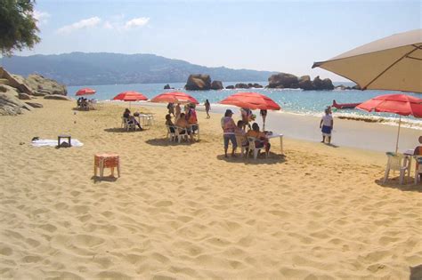 10 Best Beaches in Acapulco - What is the Most Popular Beach in Acapulco? - Go Guides