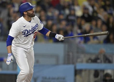 Dodgers News: J.D. Martinez 'In A Good Rhythm' | Sports-Addict