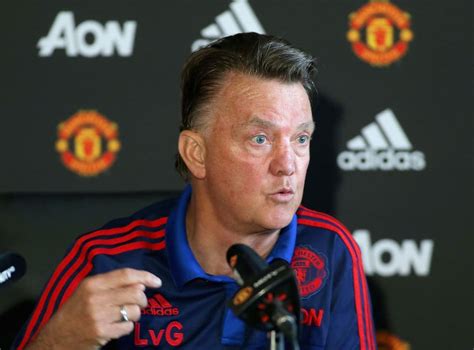 Louis van Gaal 'blames Paul Scholes' and Manchester United legends for ...