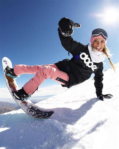 snowboard girl snowboarding women snowboarding outfit snowboard gear womens #Snow ...