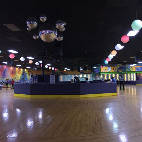 Roller skating rink Columbus,OH.... 80s fun still exists | Roller skating rink, Indoor roller ...