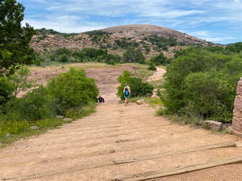 Enchanted Rock Summit Trail - Gus On The Run