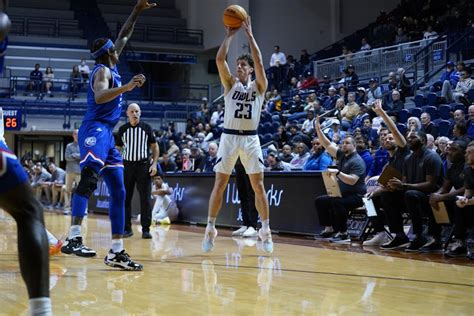 Men’s basketball drops overtime heartbreaker to LA Tech, snaps win ...