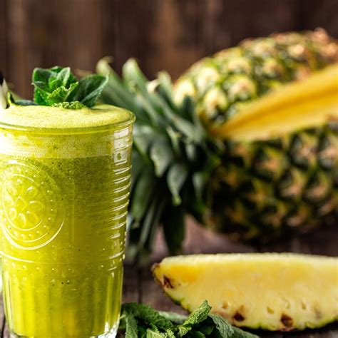 Jugo verde con piña para bajar de peso