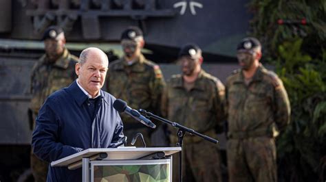 Scholz’s Military Strategy for Germany Hits a Few Snags | WPR