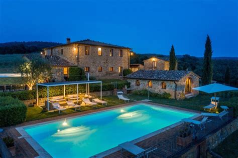 Villa Borgo Gerlino - Tuscan family villa with pool | Swimming pools, Pool, Swimming pool designs