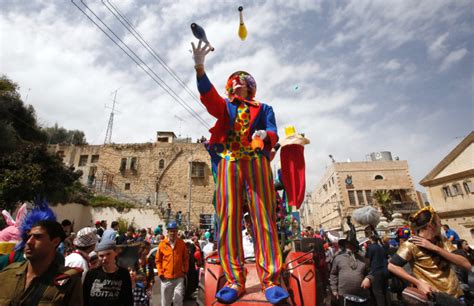 Purim Parades Across Israel, Revelers Rejoice in London and Brooklyn