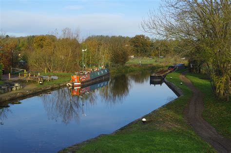 Grand Union Canal below Grove Lock © Stephen McKay :: Geograph Britain and Ireland