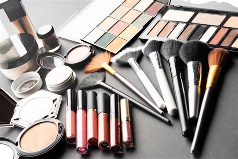 Top Cosmetics Manufacturers in Ahmedabad | Pharmaadda