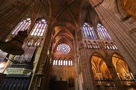 The Incredible Stained Glass of León Cathedral (Spain)