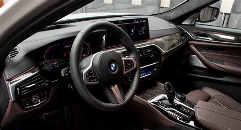 2021 BMW M550i Matches Alpine White Body With Mocha Interior | Carscoops