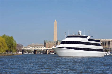 Monuments Sightseeing Tour | City Cruises