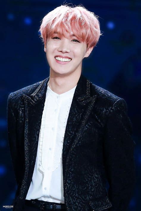 J-Hope is so beautiful😭💖 His smile makes me happy💛 Jimin Jungkook, Bts ...