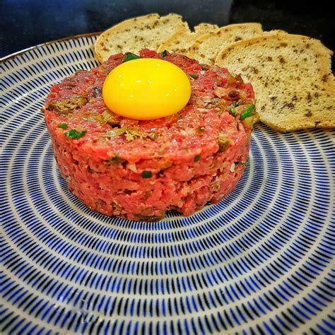 Steak Tartare com gema curada - Casal Cozinha