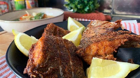 Une autre manière de cuisiner le POISSON CAPITAINE frit à la sauce speciale,le gout de ...