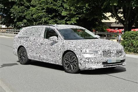 2024 Skoda Superb spied - Automotive Daily