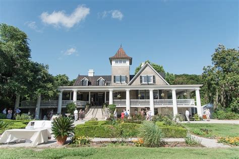 Magnolia Plantation Peacock Wedding | Meredith Ryncarz Photography