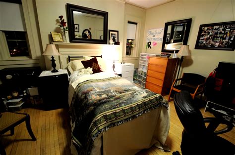 Harvard College Student Blog · Harvard Freshman Housing! | College dorm rooms, University dorms ...