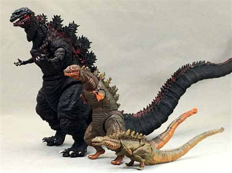 Steven's Toy Blog: S.H. MonsterArts Shin Godzilla Form 2 and 3 Set Picture Gallery