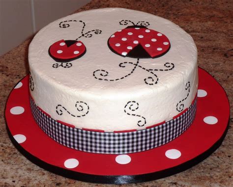 Ladybug Cake - CakeCentral.com