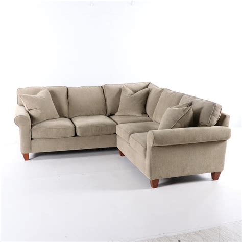 Haverty's Furniture Corey Grey Fabric-Upholstered Sectional Sofa ...