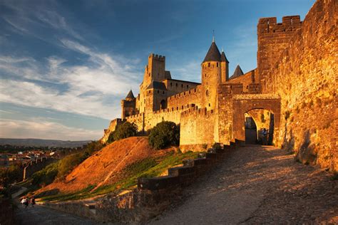 Carcassonne (Francia): Una bella Cité amurallada Medieval Fortress, Medieval Town, Medieval ...