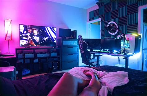 Pin by Shelby Walters on vaporwave | lofi | aesthetic | Computer gaming room, Video game rooms ...