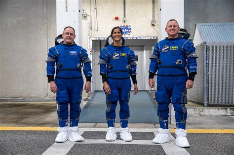 NASA astronauts debut new patch design for Boeing Starliner crew flight ...